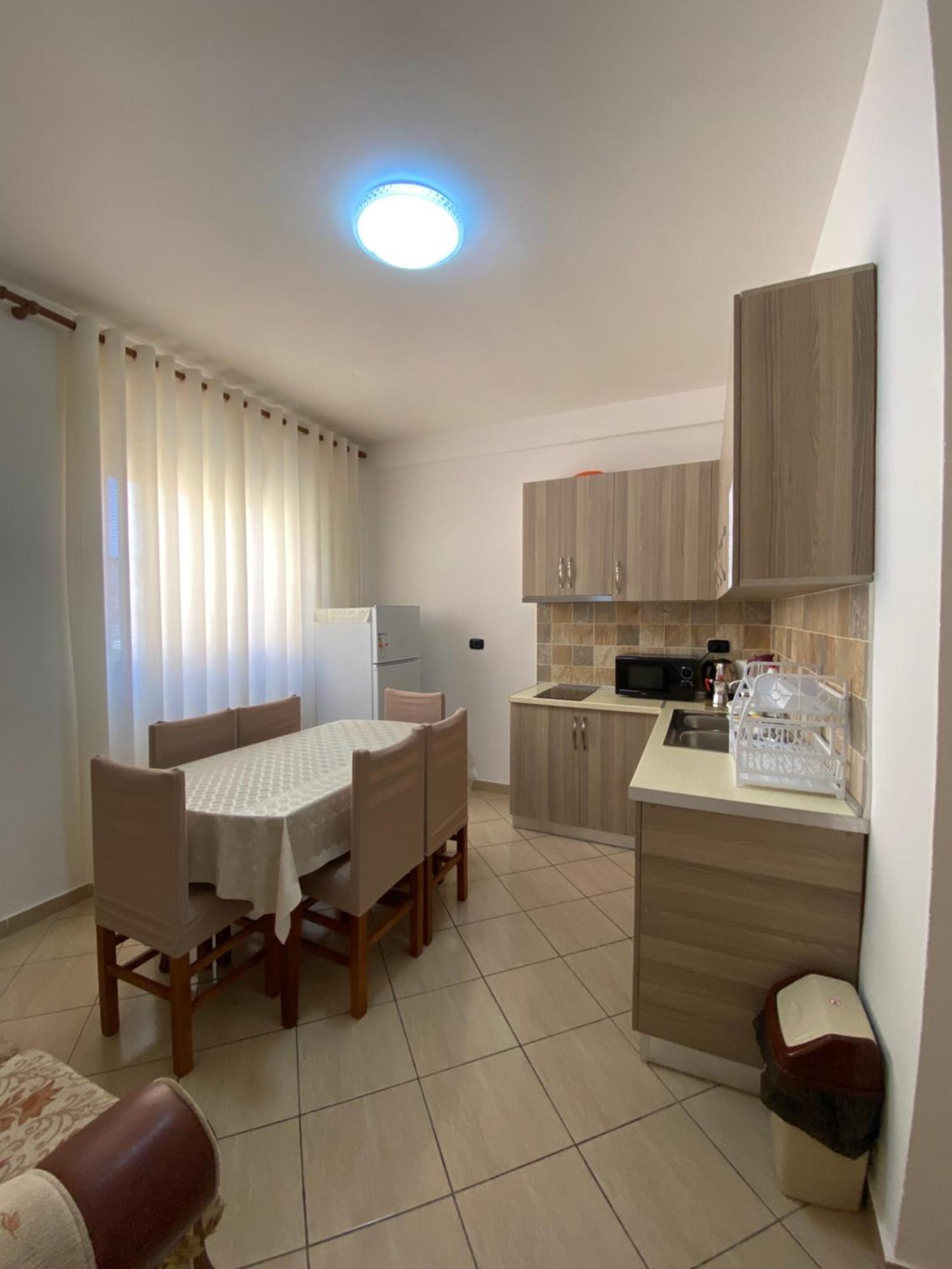 Rikardo Apartament Apartamento Vlorë Exterior foto