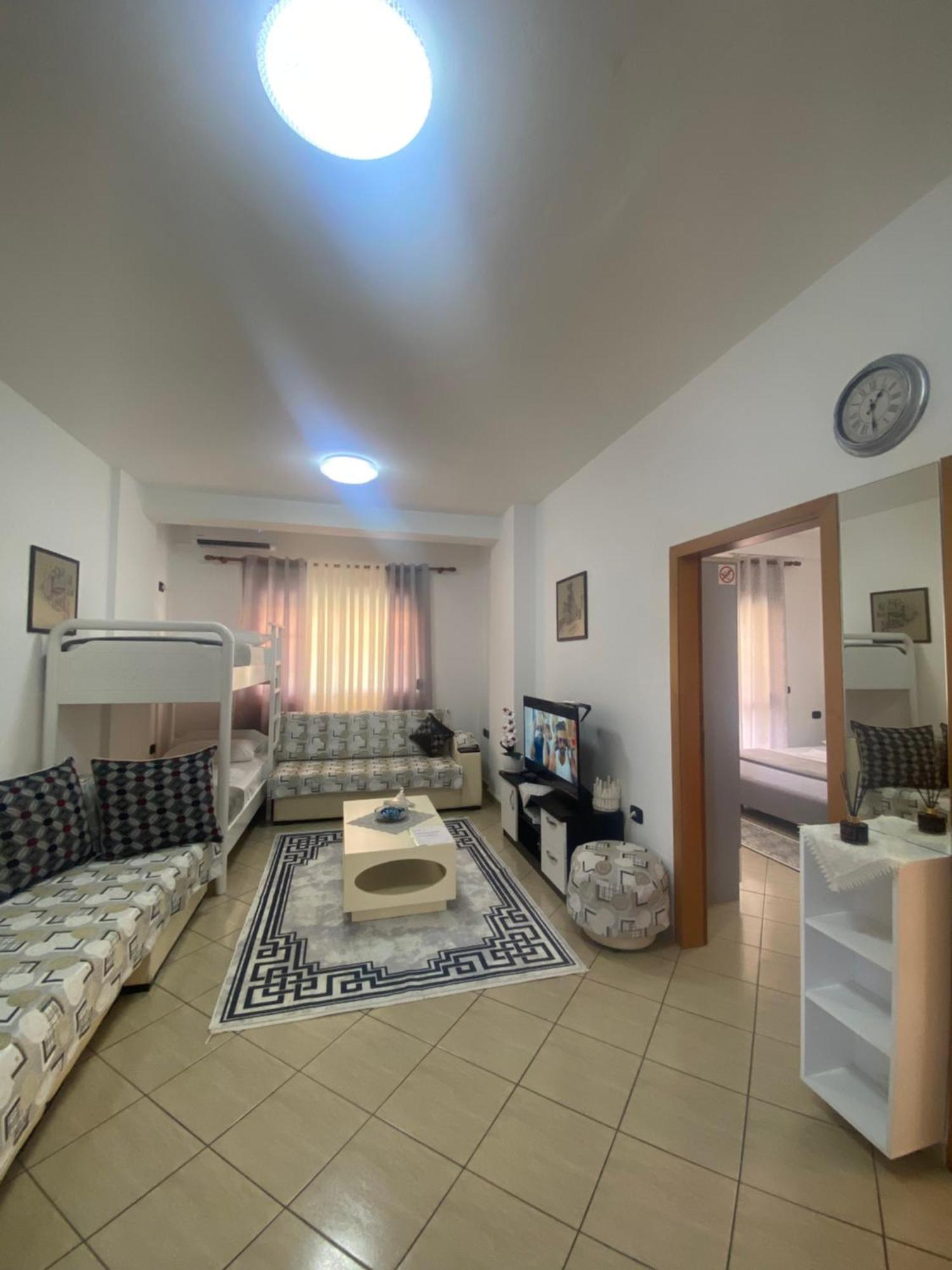 Rikardo Apartament Apartamento Vlorë Exterior foto